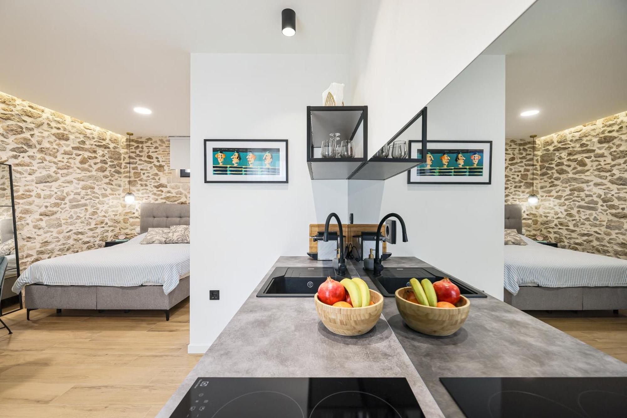 Monsignore Apartment